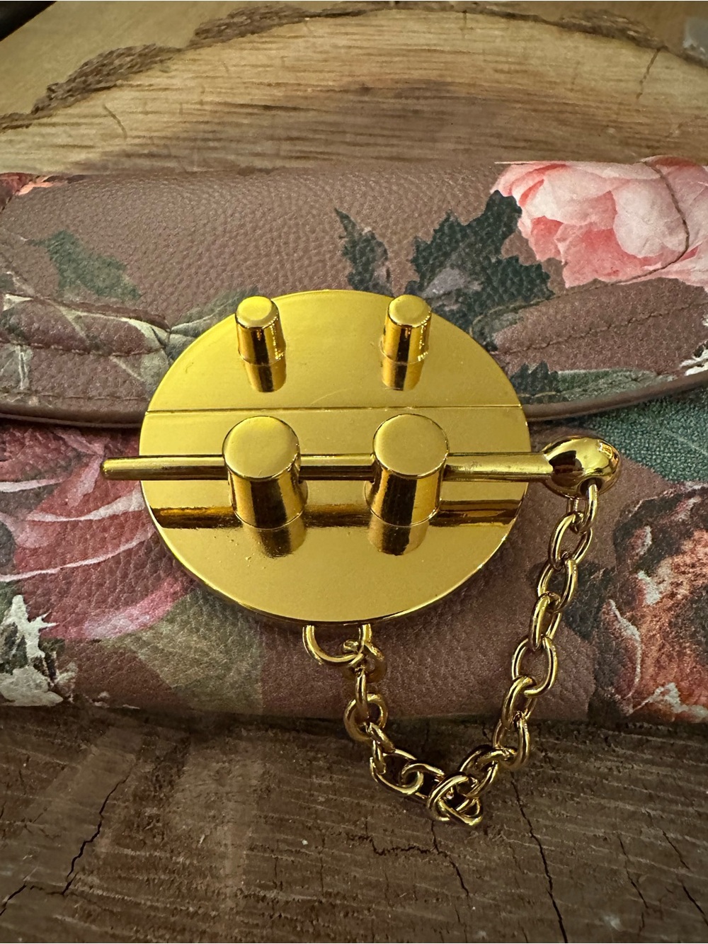 Love & Lore - Floral Brown Key & Card Holder with Gold-Tone Hardware - Picture 2 of 15